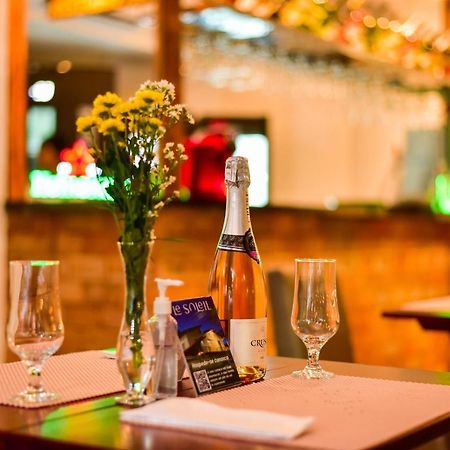 Le Soleil Pousada E Restaurante 普拉亚弗朗西丝 外观 照片